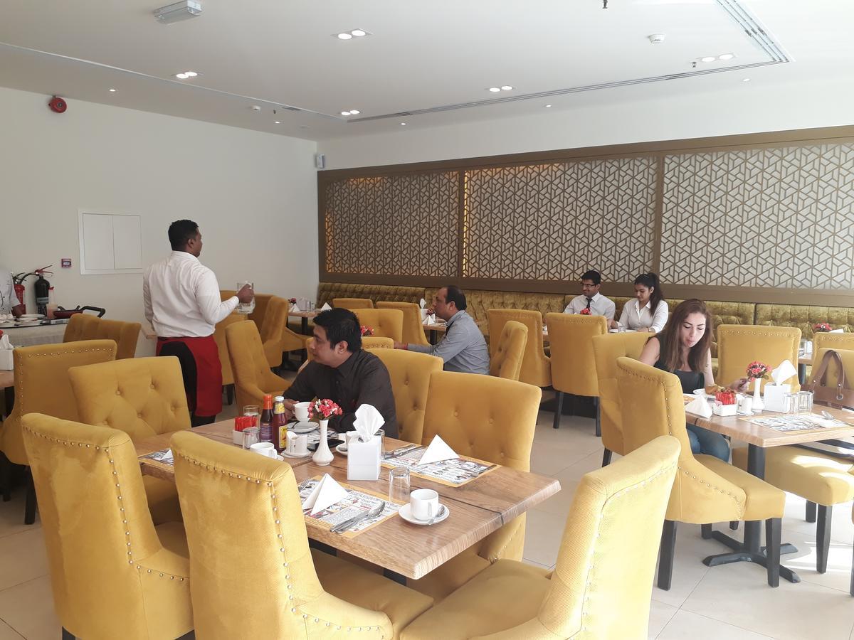Royal Falcon Hotel Dubái