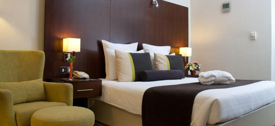 Avari Hotel