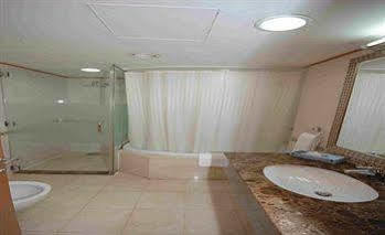 Country Club Hotel 4*