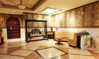 Oyo 124 Oriental Palace Apts Aparthotel