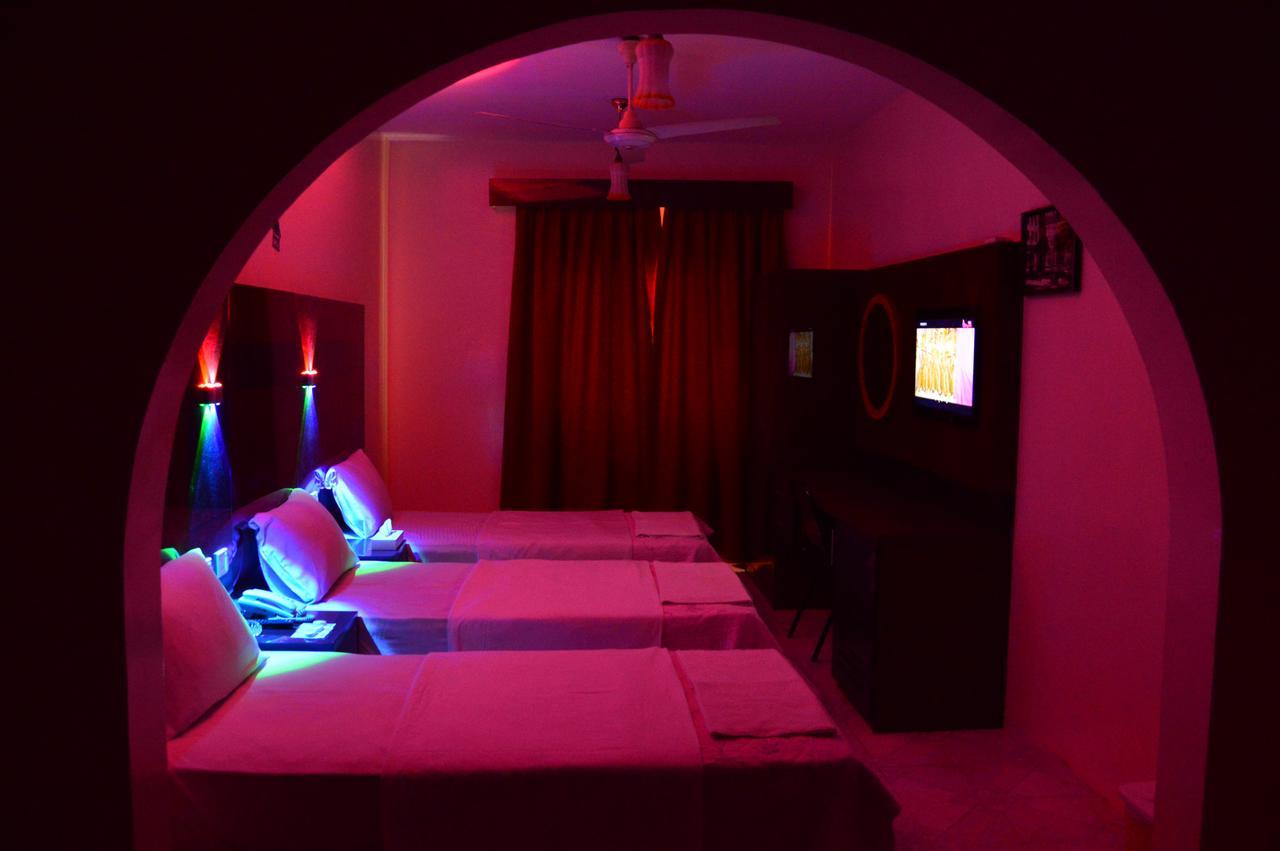 Tehran Hotel Dubái