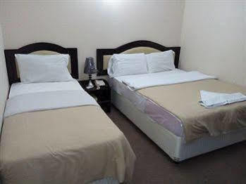 Ana Palace Hotel *