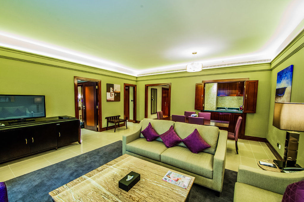 Somewhere Aparthotel
