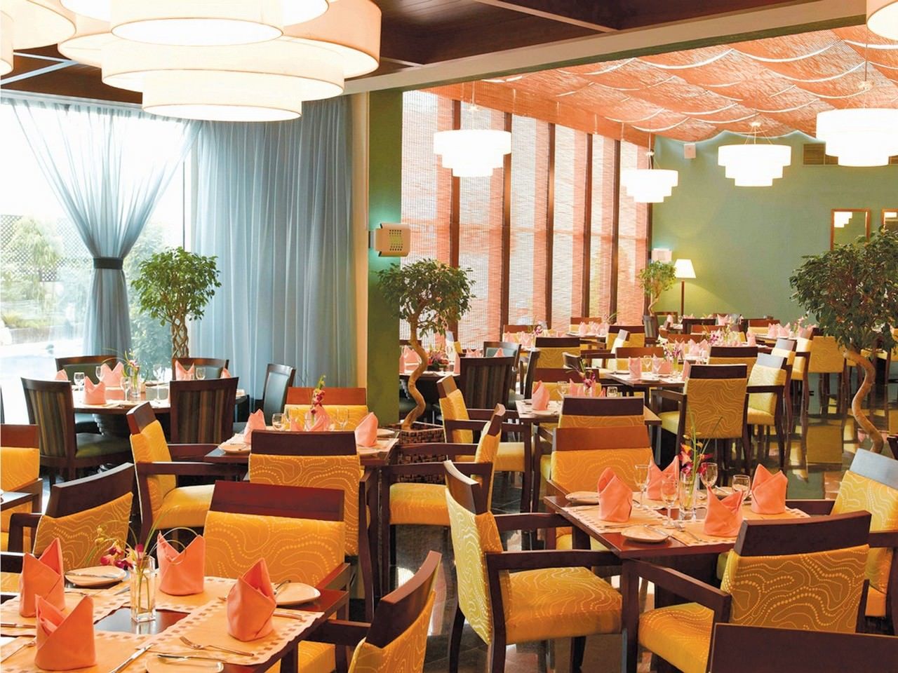 Flora Park Deluxe 4*