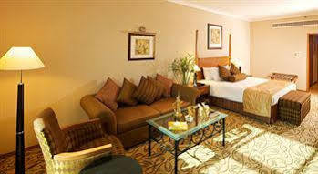 Country Club Hotel