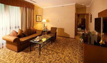 Country Club Hotel 4*