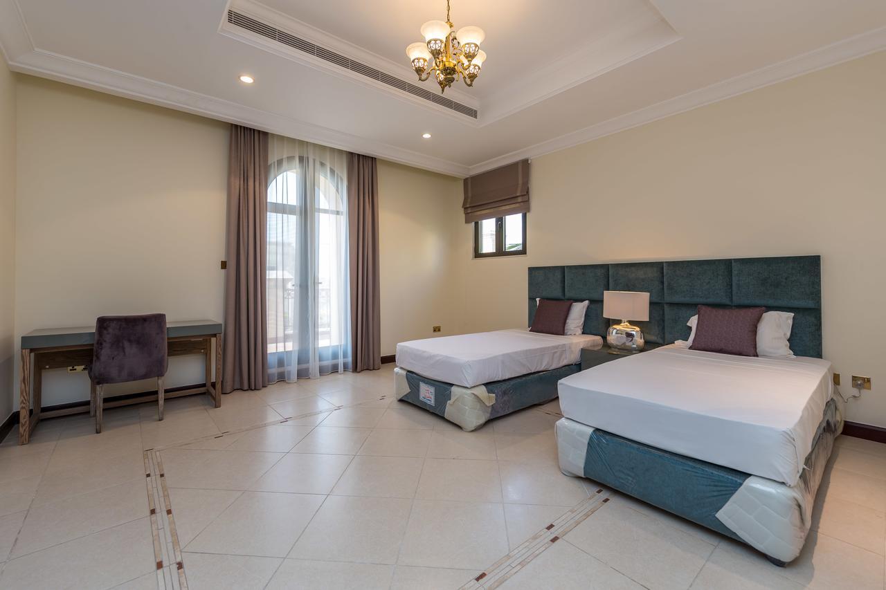 Charming 6br With Private Pool On Palm Jumeirah Villa Dubai