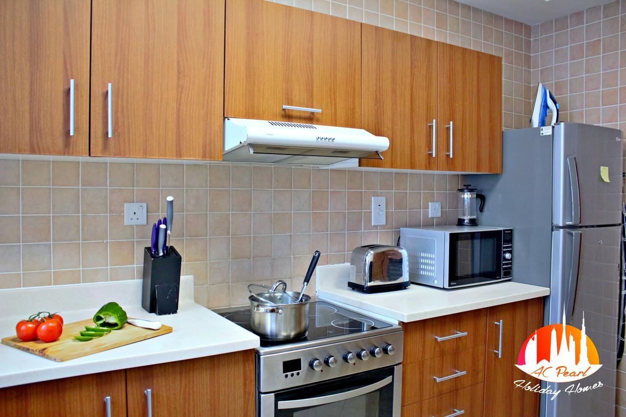 Two Continents Holiday Homes - Sea And Palm Jumeriah View Four Bedroom -free Airport Pick-up Dubái