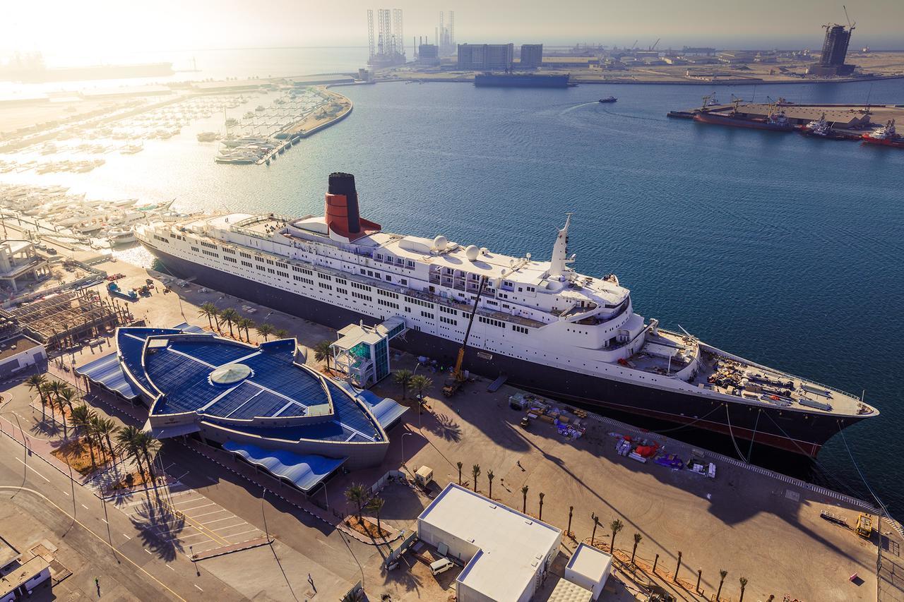 Queen Elizabeth 2 4*