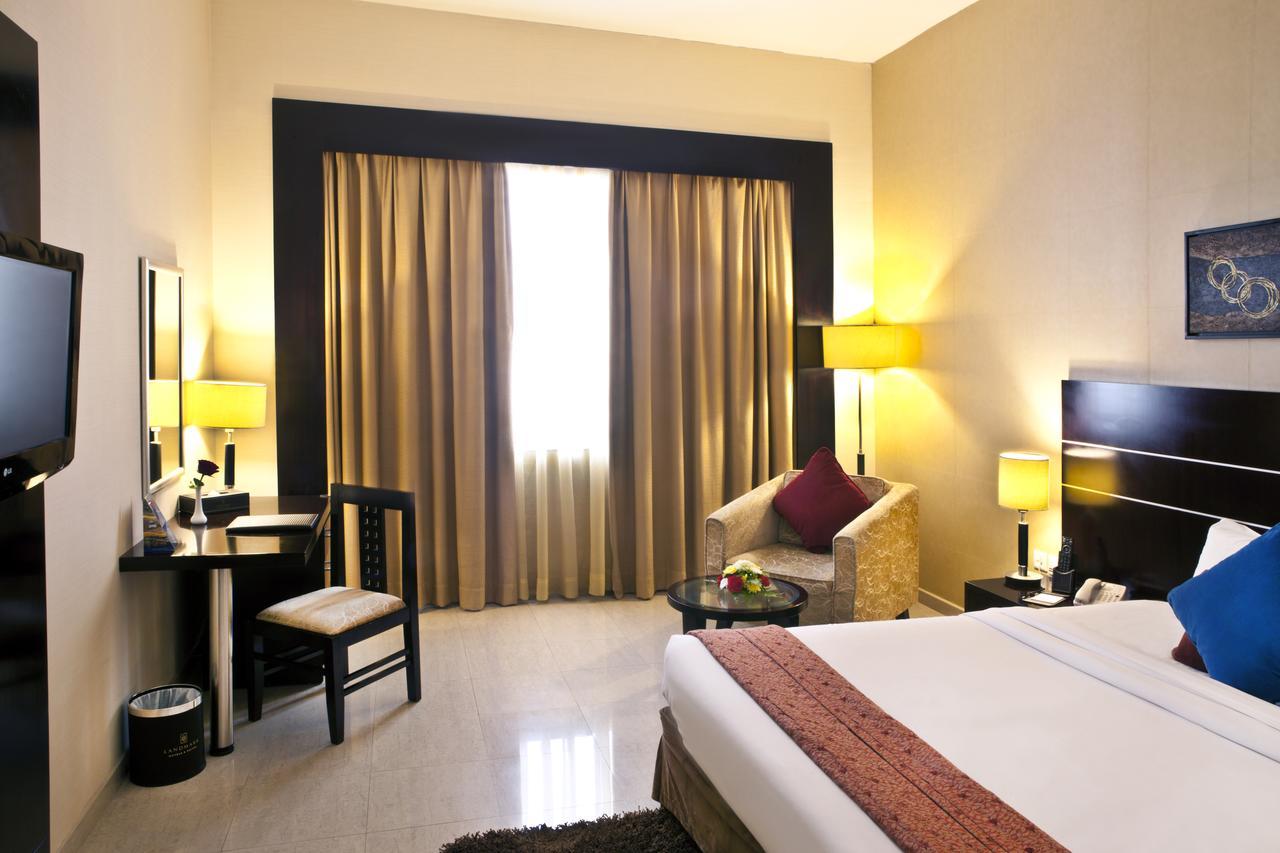 Landmark Riqqa Hotel