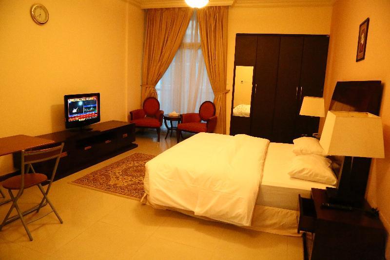 Hotel Golden Square 3*