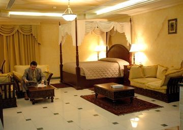 Aparthotel Oyo 124 Oriental Palace Apts 3*