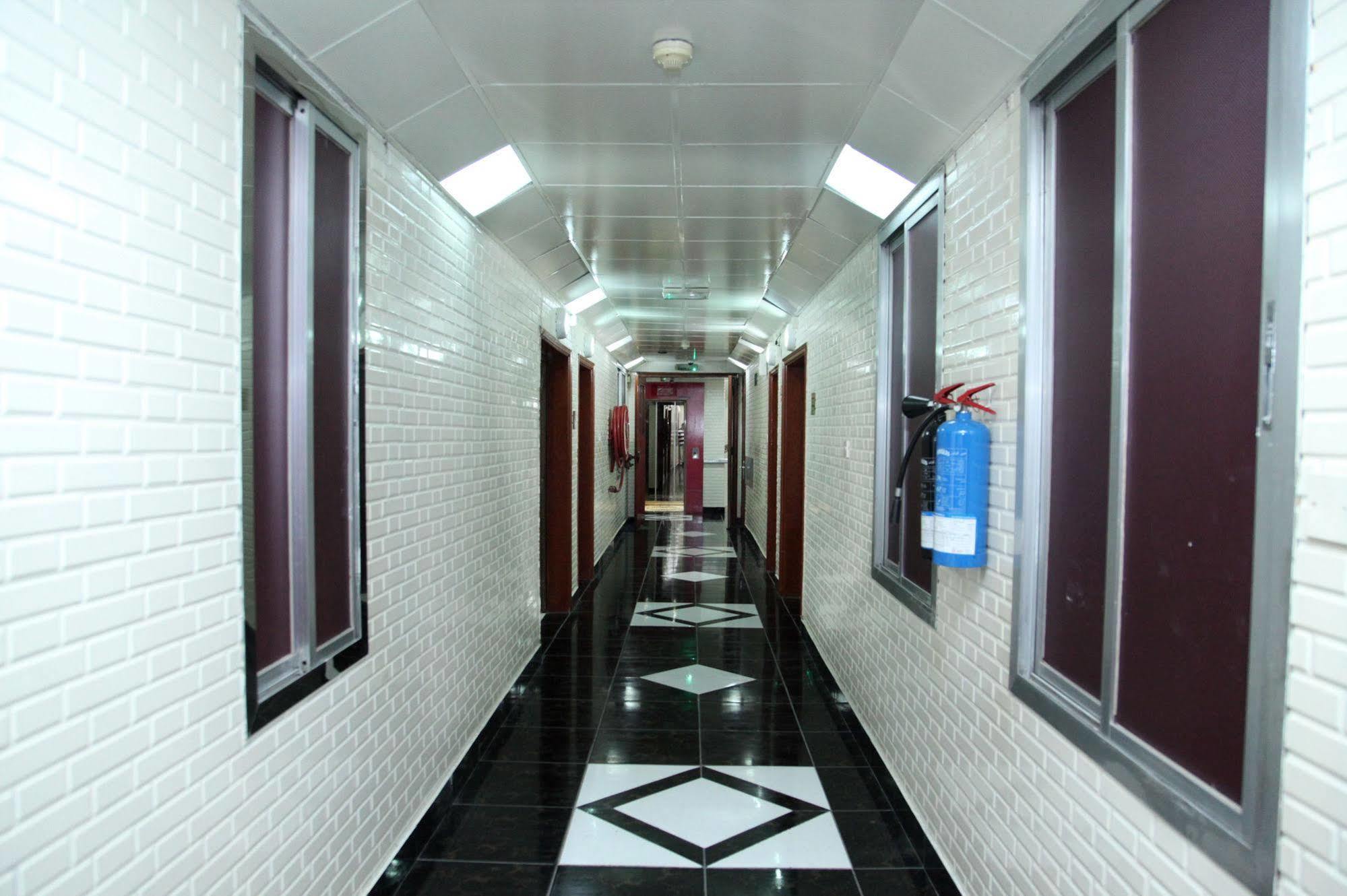 Zaineast Hotell