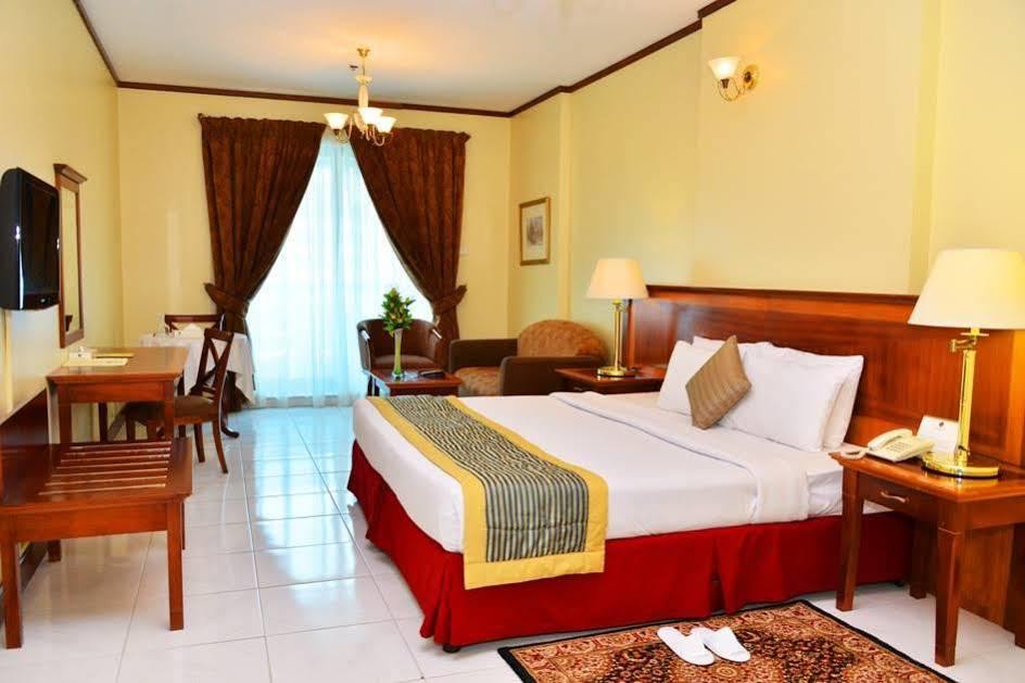 Apartahotel Desert Rose 3*
