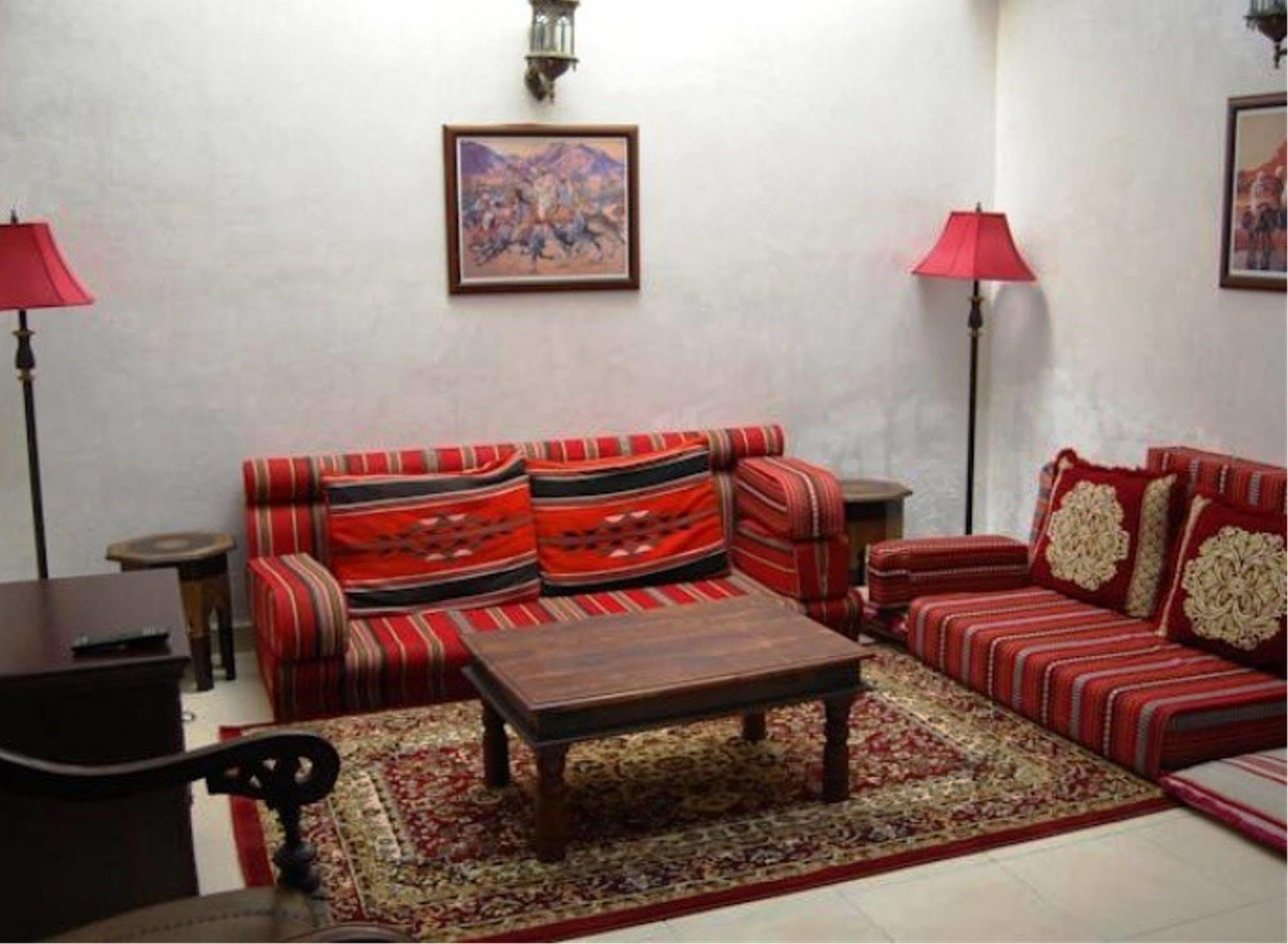 Pensión Orient 3*