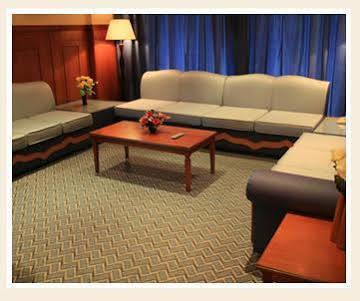 Royal Plaza Apartahotel 3*