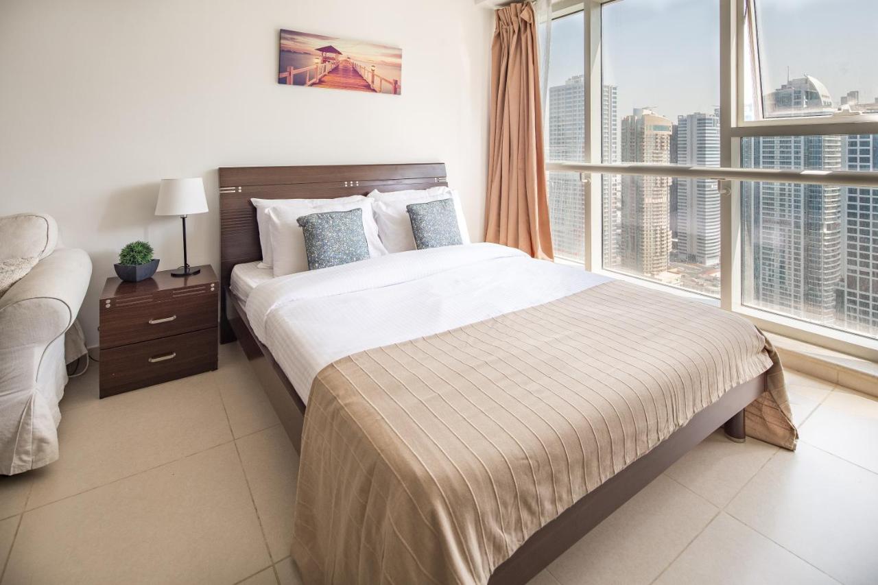 Frank Porter - Goldcrest Executive Appartement Dubai