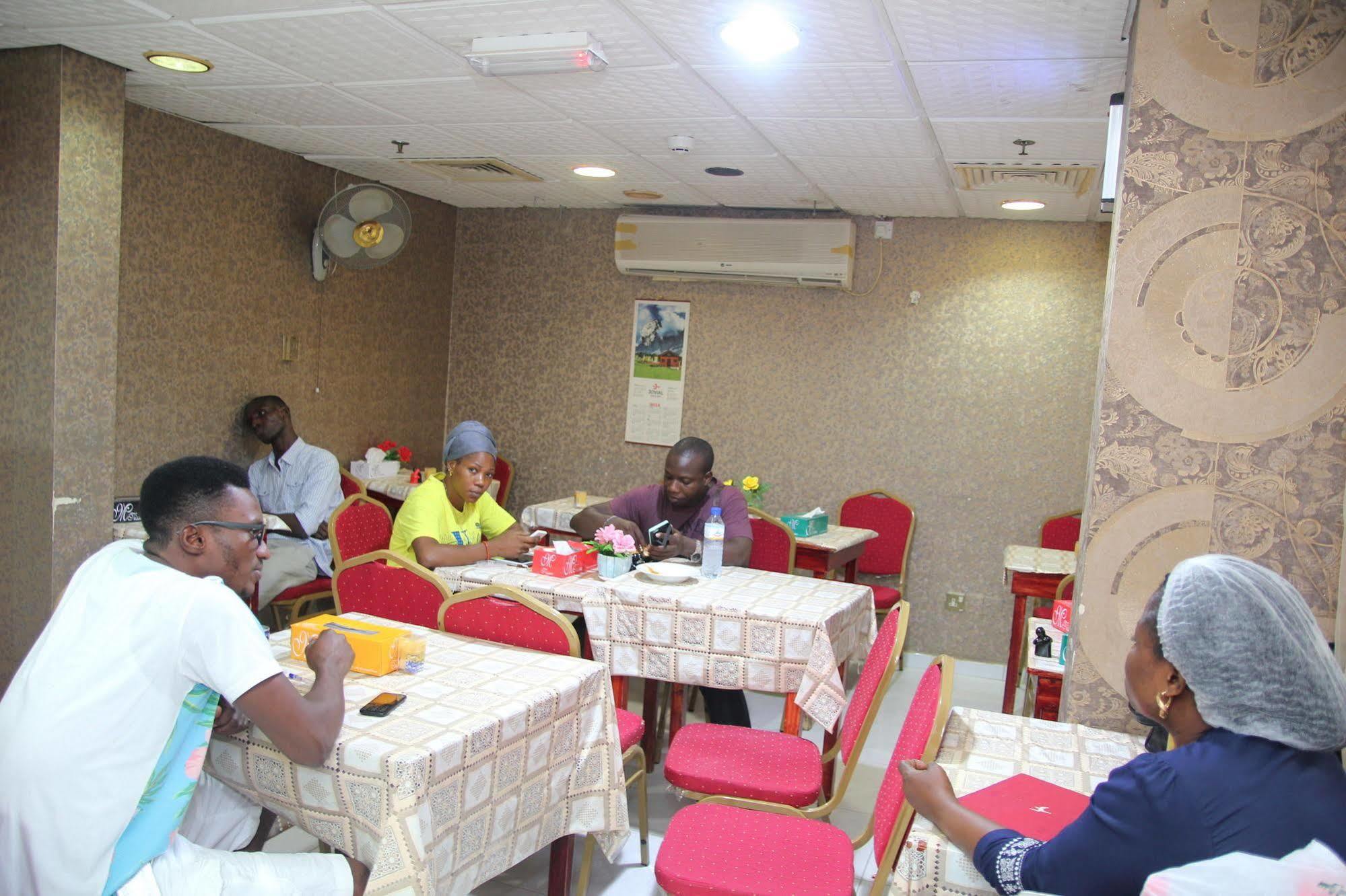 Hotel Oyo 329 Down Town *