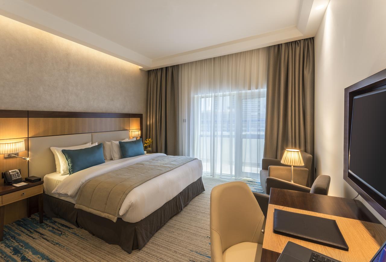 Golden Tulip Media Hotell 4*