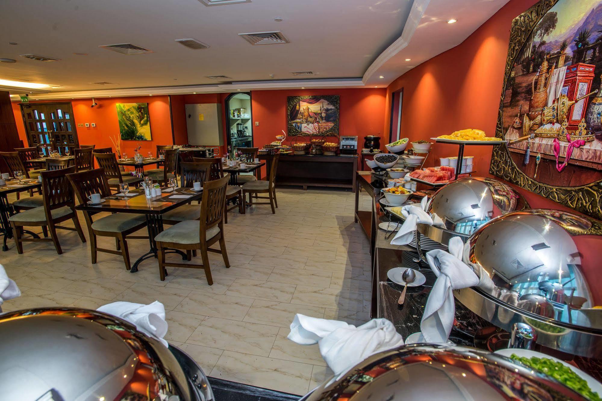Aparthotel First 4*