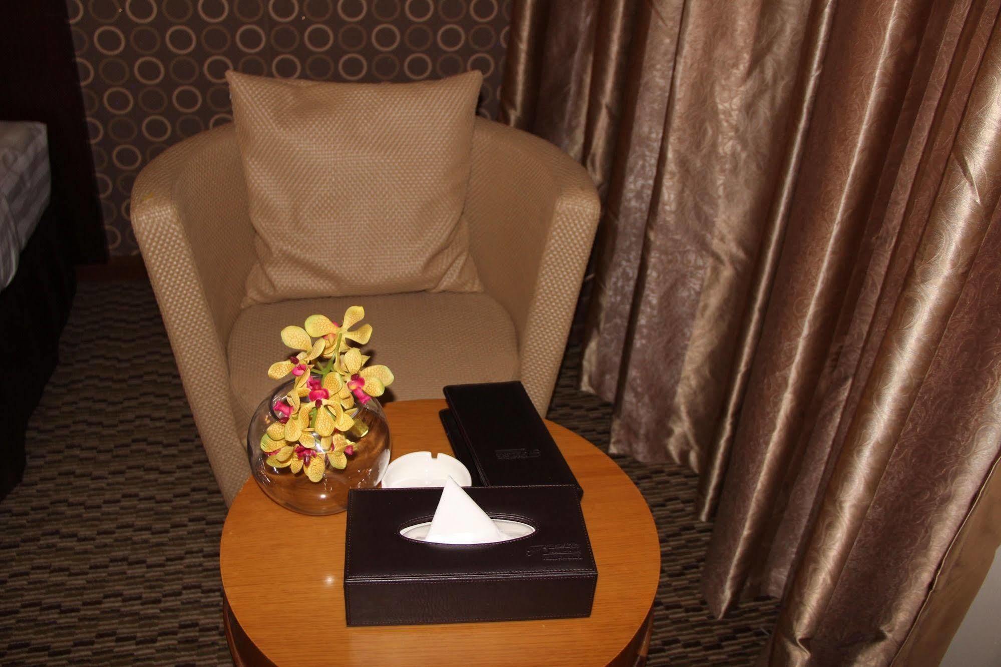 Fortune Plaza Hotel, Airport 3*