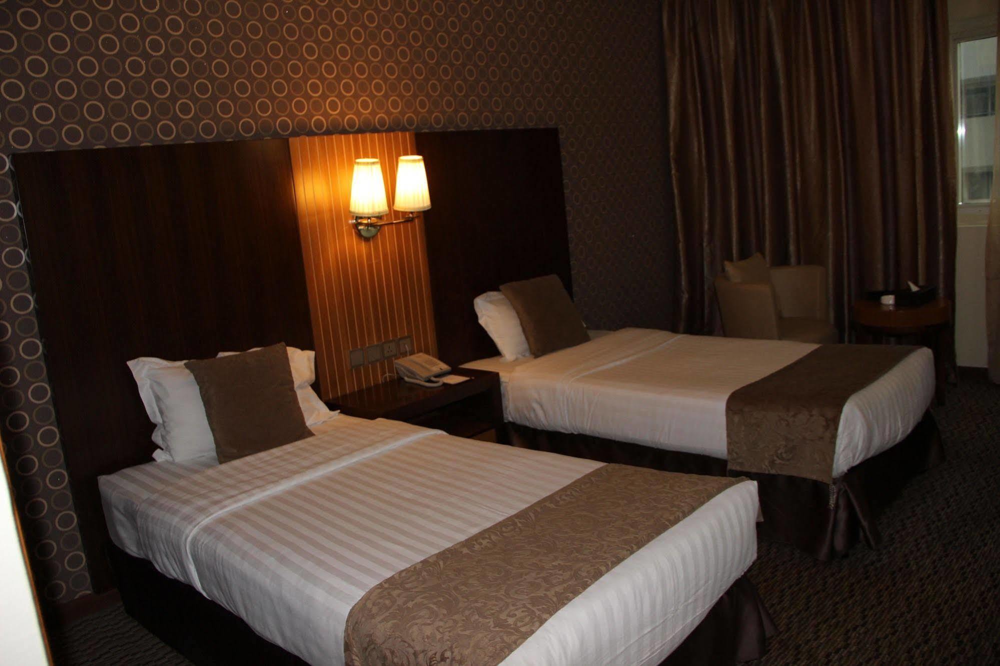 Fortune Plaza Hotel, Airport 3*