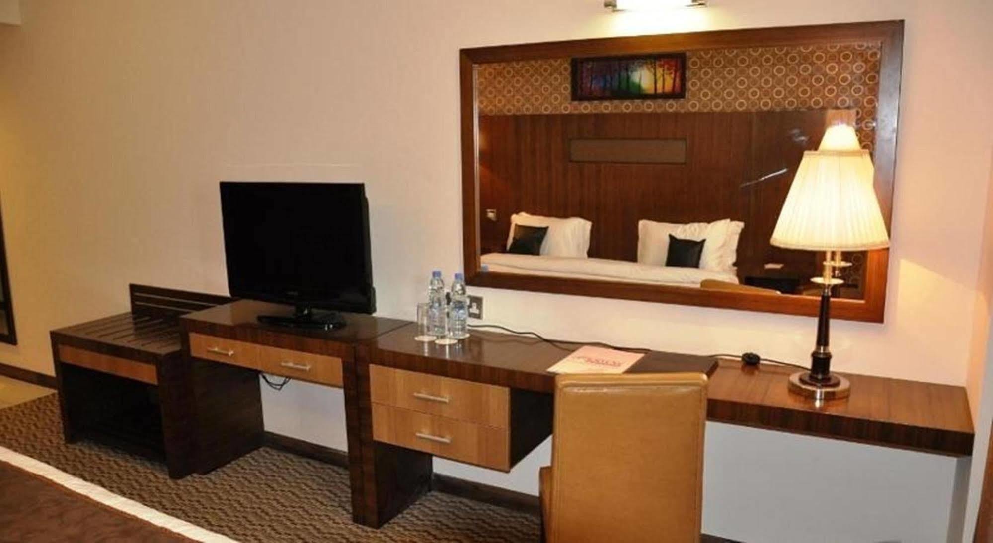 Hotel Fortune Plaza Hotel, Airport 3*