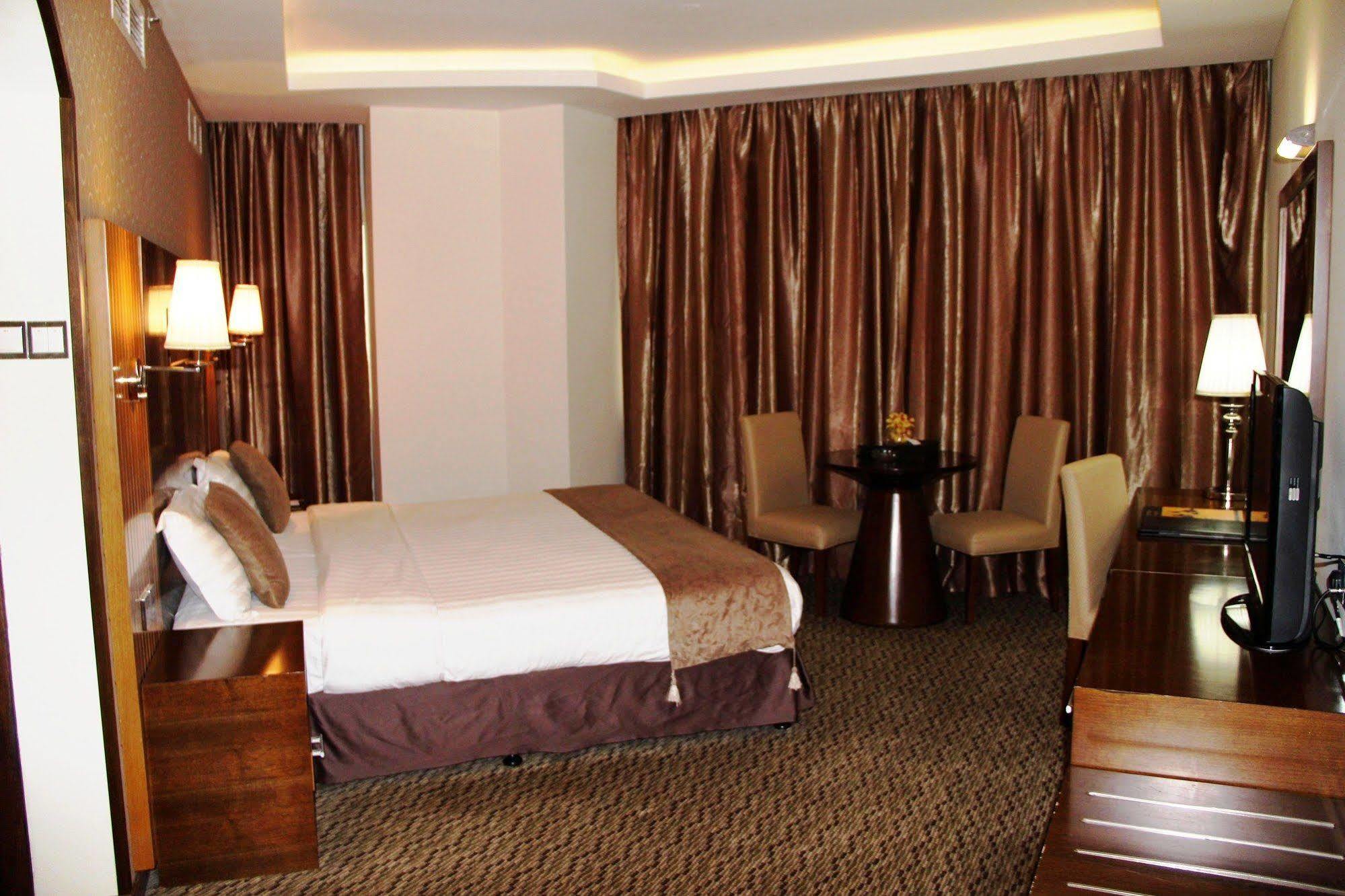 Fortune Plaza Hotel, Airport Dubái