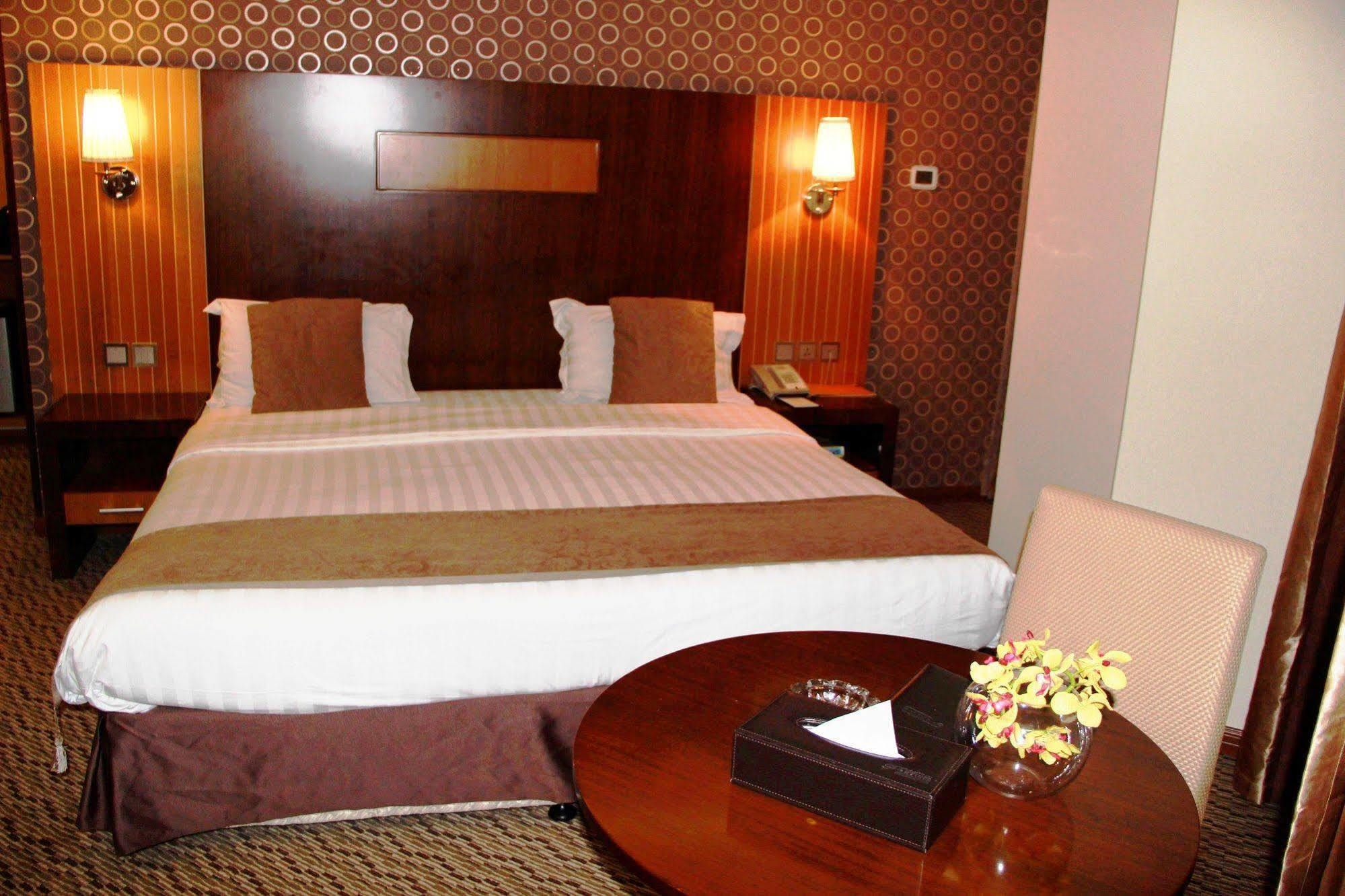Fortune Plaza Hotel, Airport