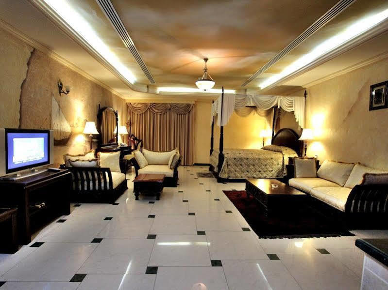 Oyo 124 Oriental Palace Apts Aparthotel