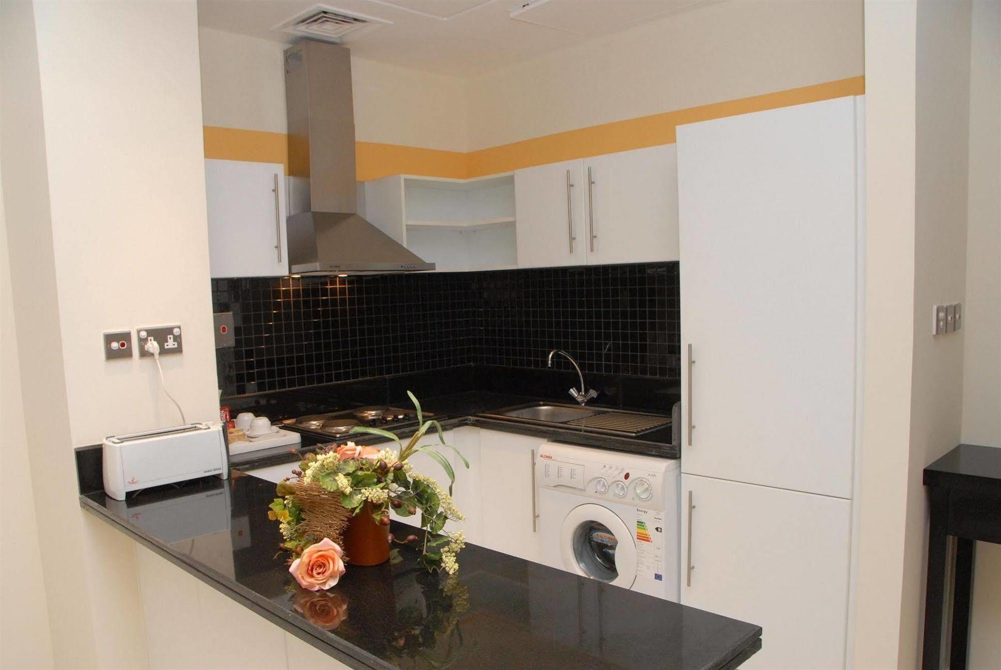 Royal Ascot - Kirklees 2 Aparthotel