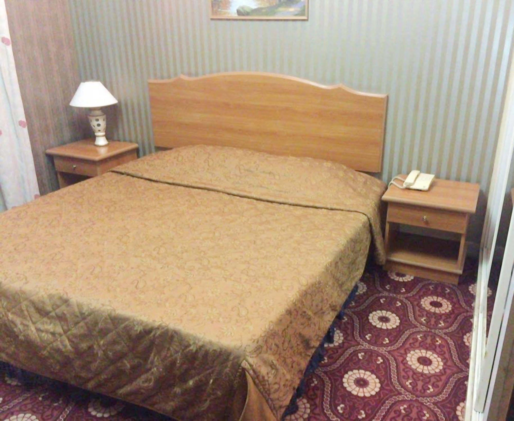 Royal Garden Hotel 2*