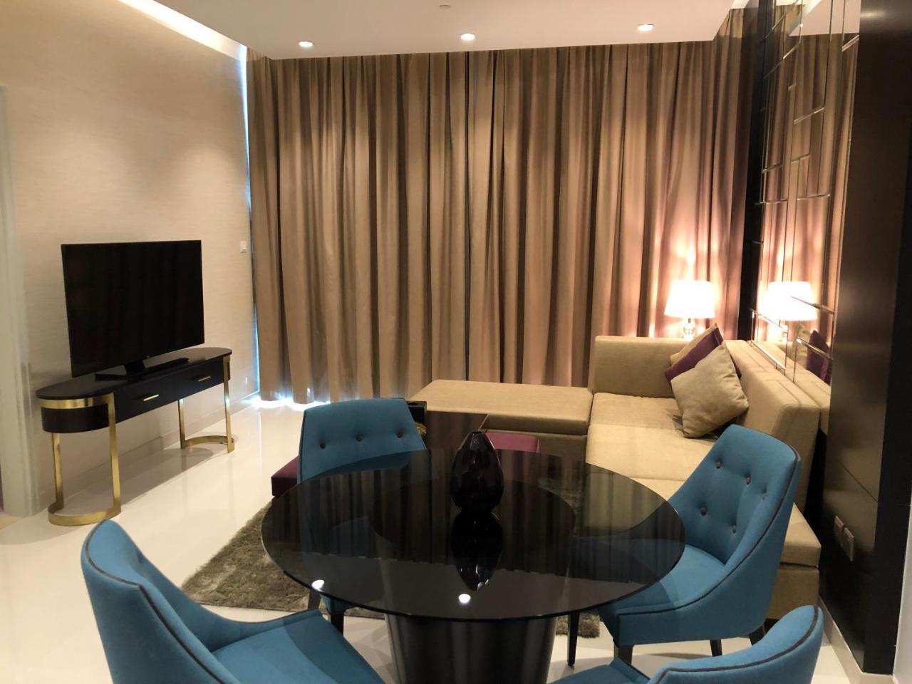 Apartment Damac Upper Crest In Downtown *
