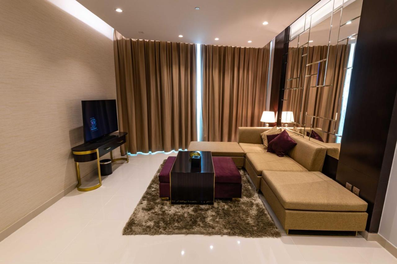 Apartment Damac Upper Crest In Downtown *