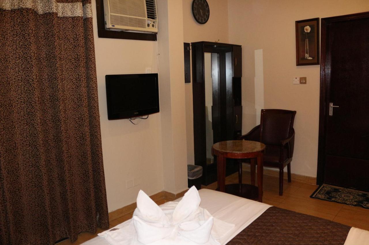 Grand Sina Hotel *