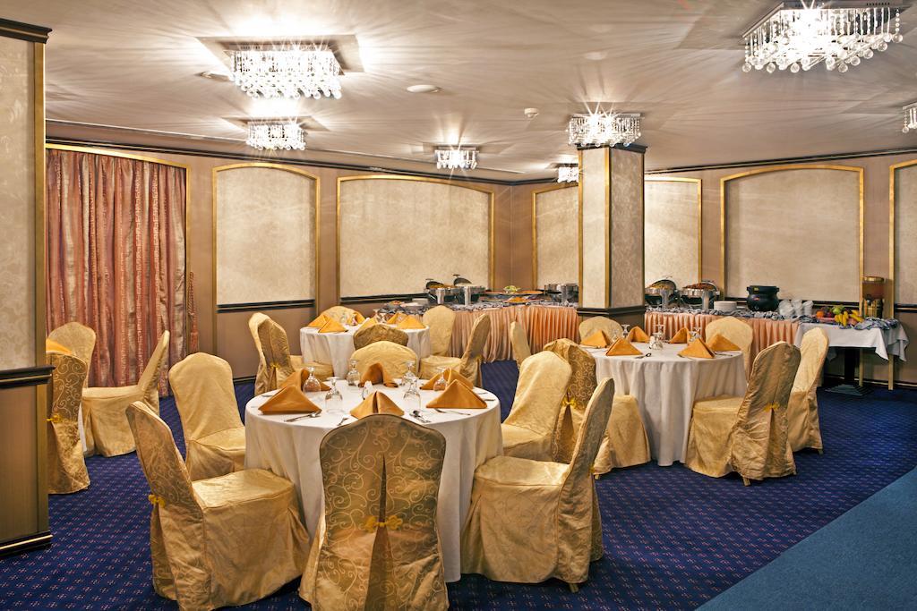 Landmark Riqqa Hotel 4*