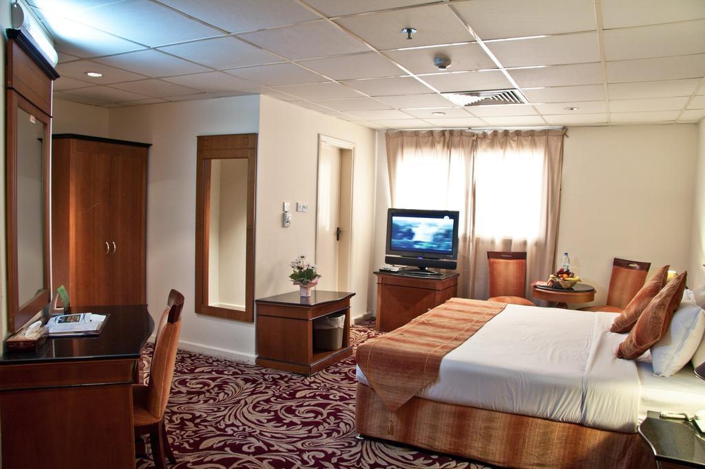 Hotel Ramee International 2*
