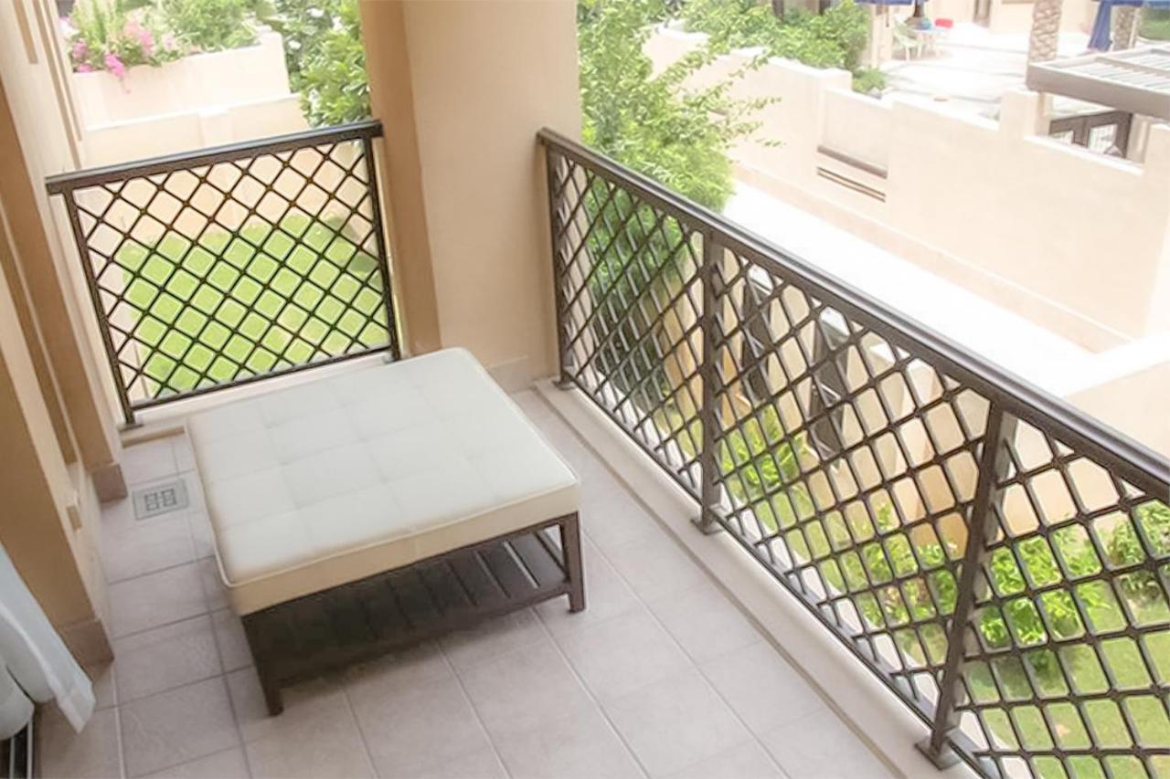 Furnished Rentals- Reehan 8, Downtown Appartement *