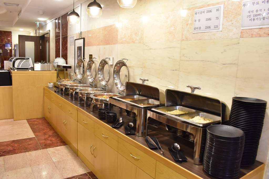 Golden Tulip Media Hotell Dubai