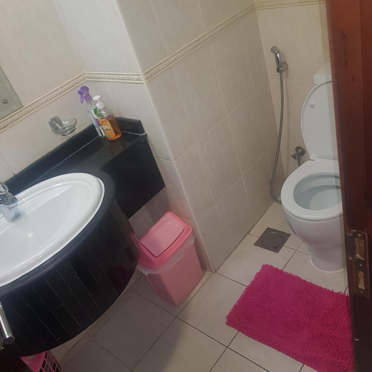Ladies House On Marina Ostello Dubai