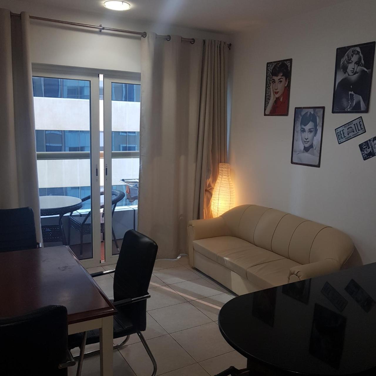 Auberge de jeunesse Ladies House On Marina Dubaï