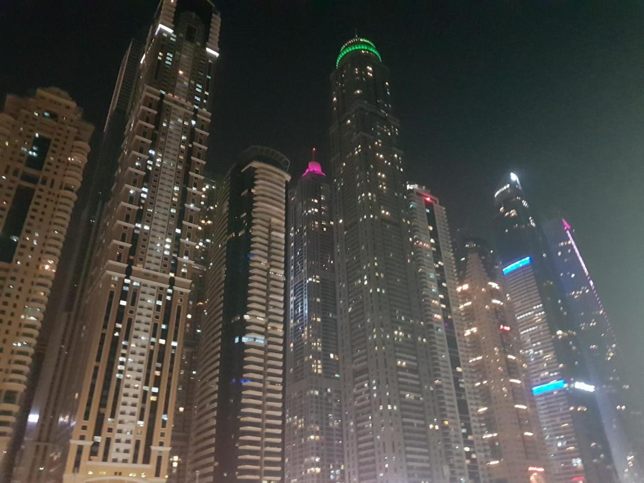 Ladies House On Marina Ostello Dubai