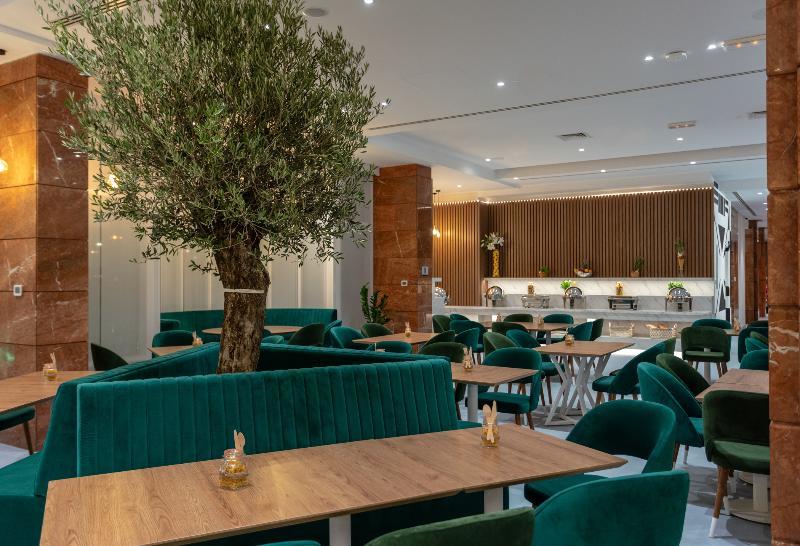 Leva And Opposite Downtown Hotell 4*