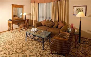 Country Club Hotel