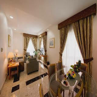 Apart-hotel Al Bustan Centre & 4*