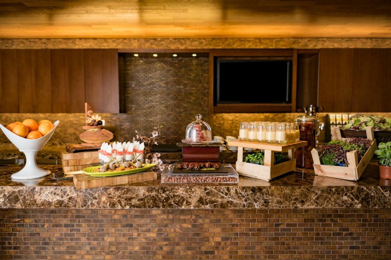 Hotel Swissotel Al Ghurair - Deira & Creek 5*