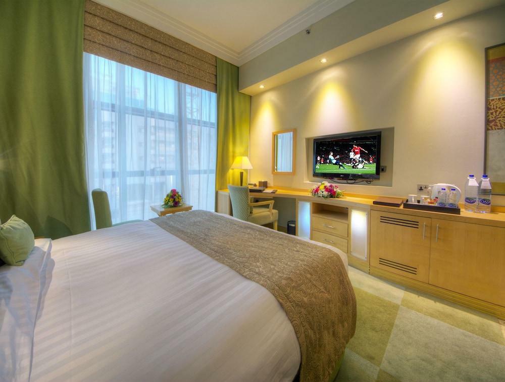 Hotel Halo 4*