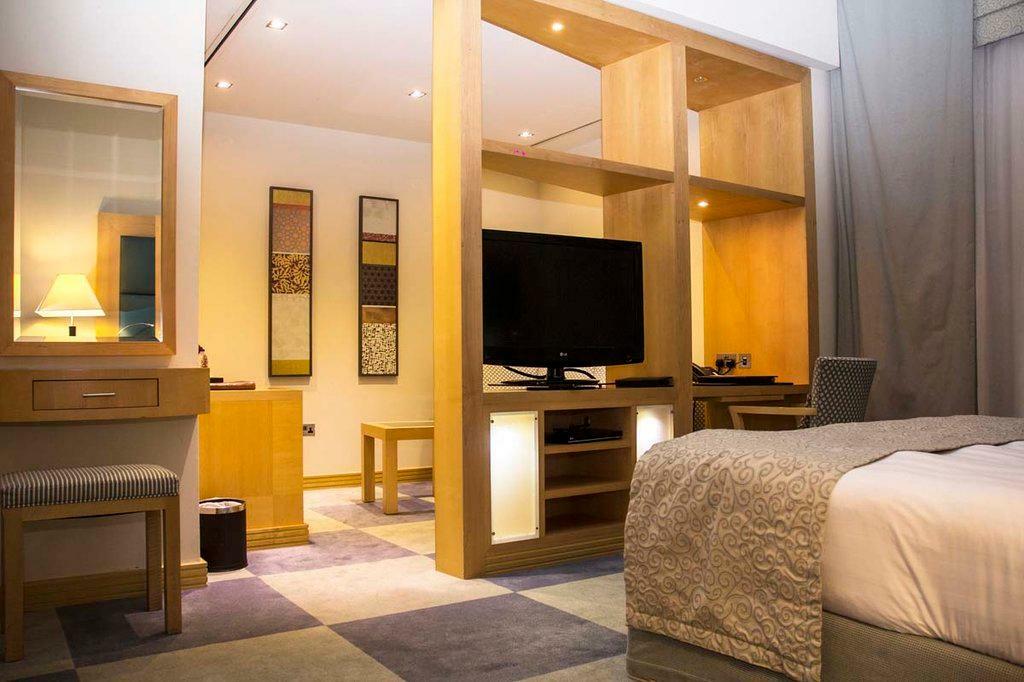 Hotel Halo