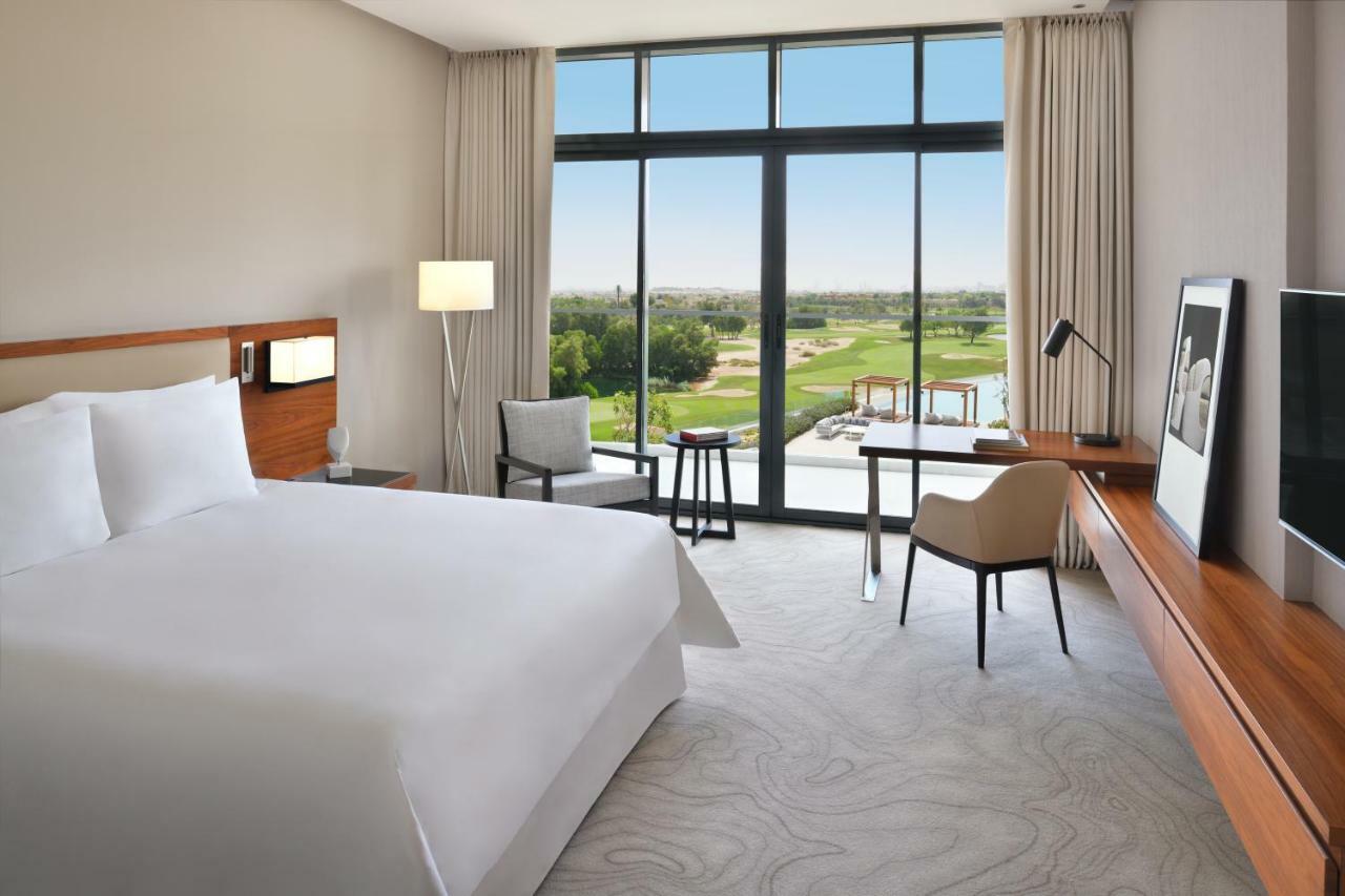 Vida Emirates Hills 4*
