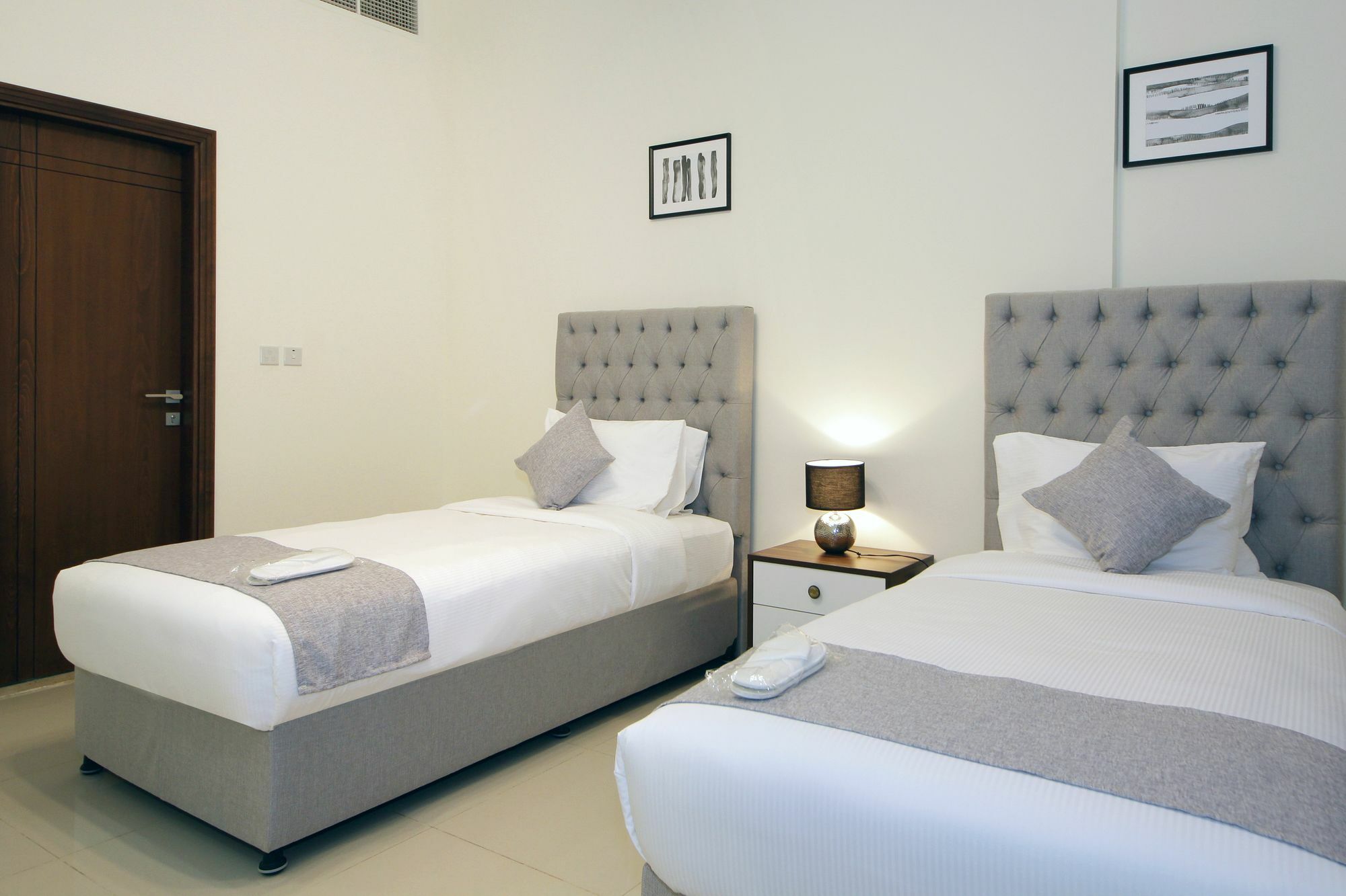 Spacious 2 Bedroom In Al Telal 11, Al Barsha 1